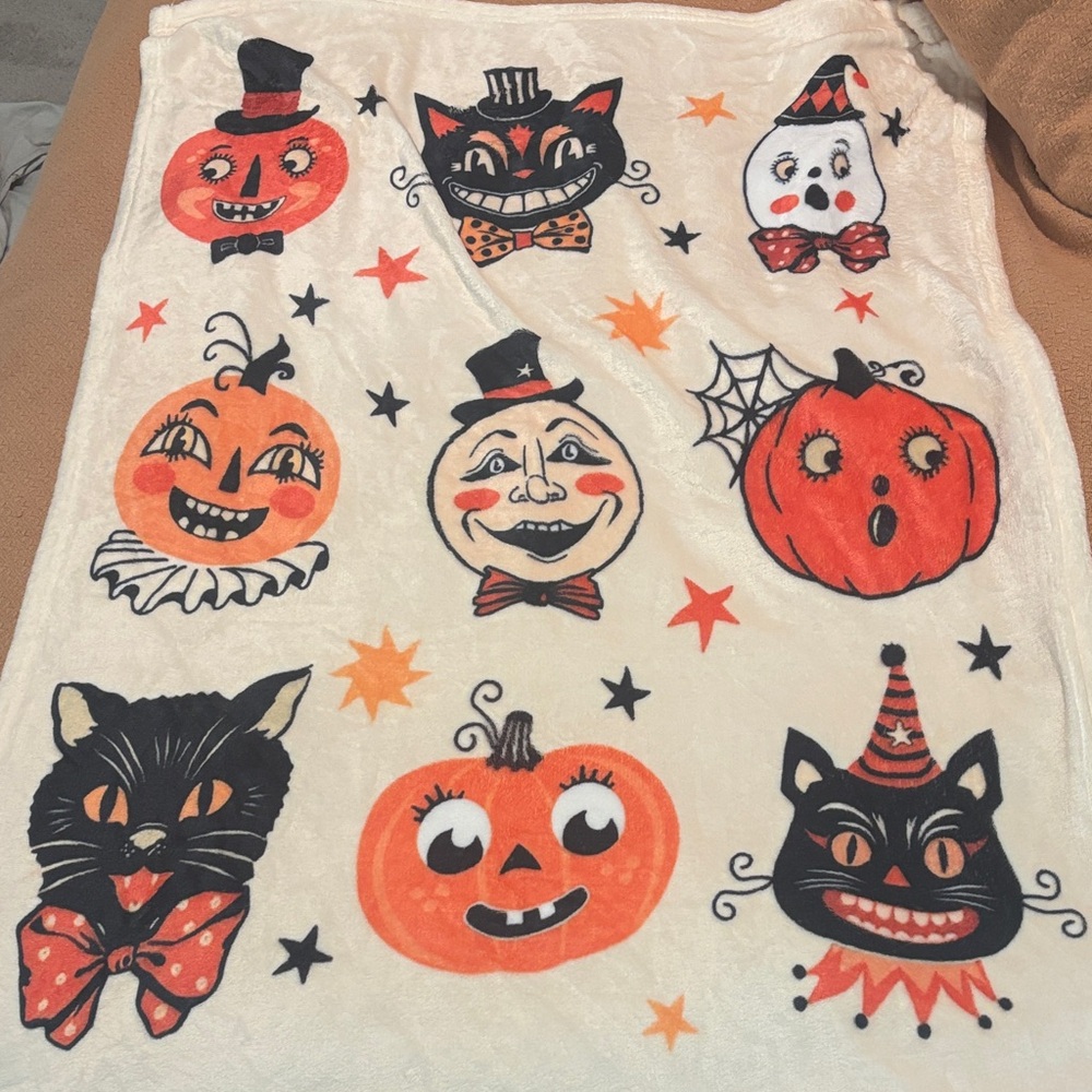 Halloween Themed Blanket with Pumpkin and Cat Faces Baby blanket